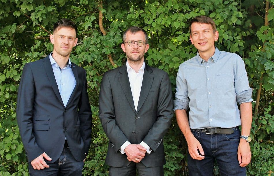 (v.l.) Simon Zumbrunnen (Geschäftsführer und Gründer ReseaTech), Caspar von Schoeler (Bürkert), Philipp Haslebacher (Geschäftsführer und Gründer ReseaTech)