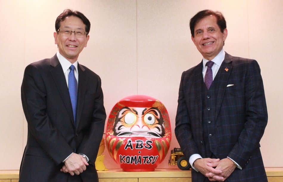 v.l. Hiroyuki Ogawa, Präsident und CEO von Komatsu Ltd. und Subhash Dhar, Gründer, Chairman und CEO von ABS