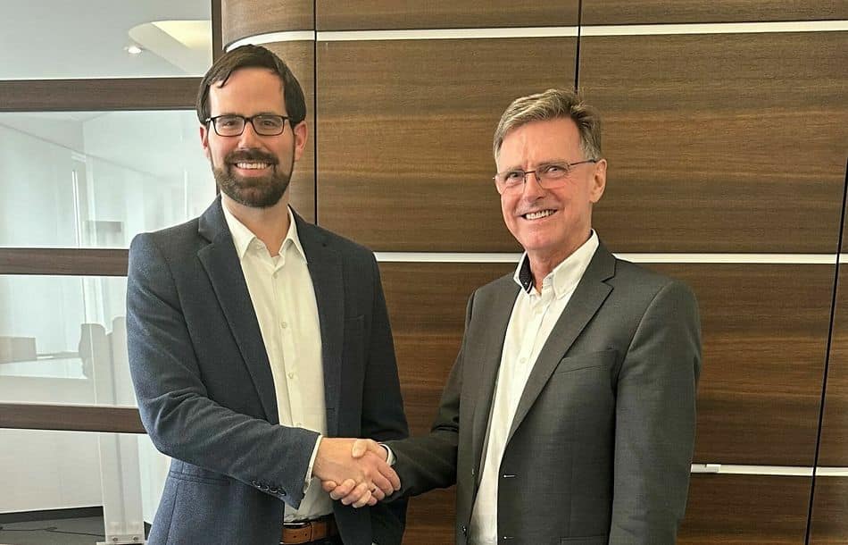 v.l. Christian Loy, geschäftsführende Gesellschafter der Voortmann GmbH & Co. KG, und Dr. Jens Bärmann, Geschäftsführer der HPS-Hydraulik & Pneumatik Service GmbH v.l. Christian Loy, geschäftsführende Gesellschafter der Voortmann GmbH & Co. KG, und Dr. Jens Bärmann, Geschäftsführer der HPS-Hydraulik & Pneumatik Service GmbH
