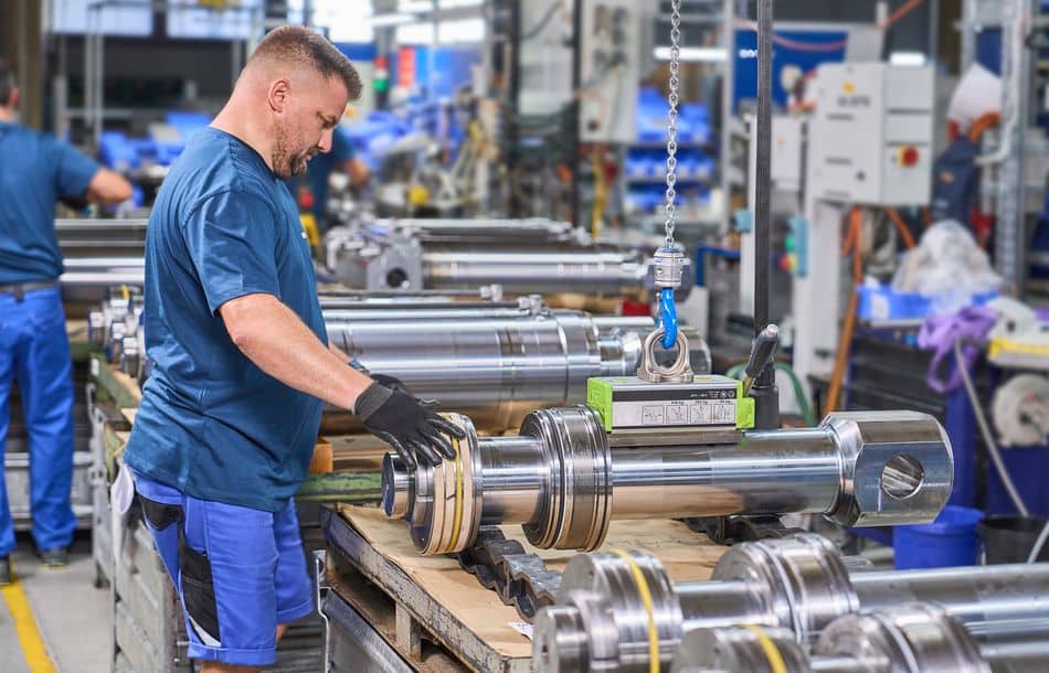 Weber produziert großdimensionierte Zylinder